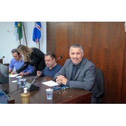 Voto de Minerva aprova novo Plano de Cargos, Carreiras e Remunerações na Câmara de Vereadores de Campo Largo